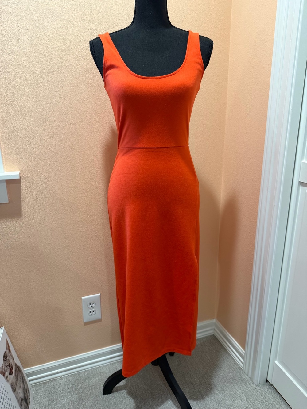 Sleeveless Open Edit Orange Midi Scoop-Neck Dress with Slit